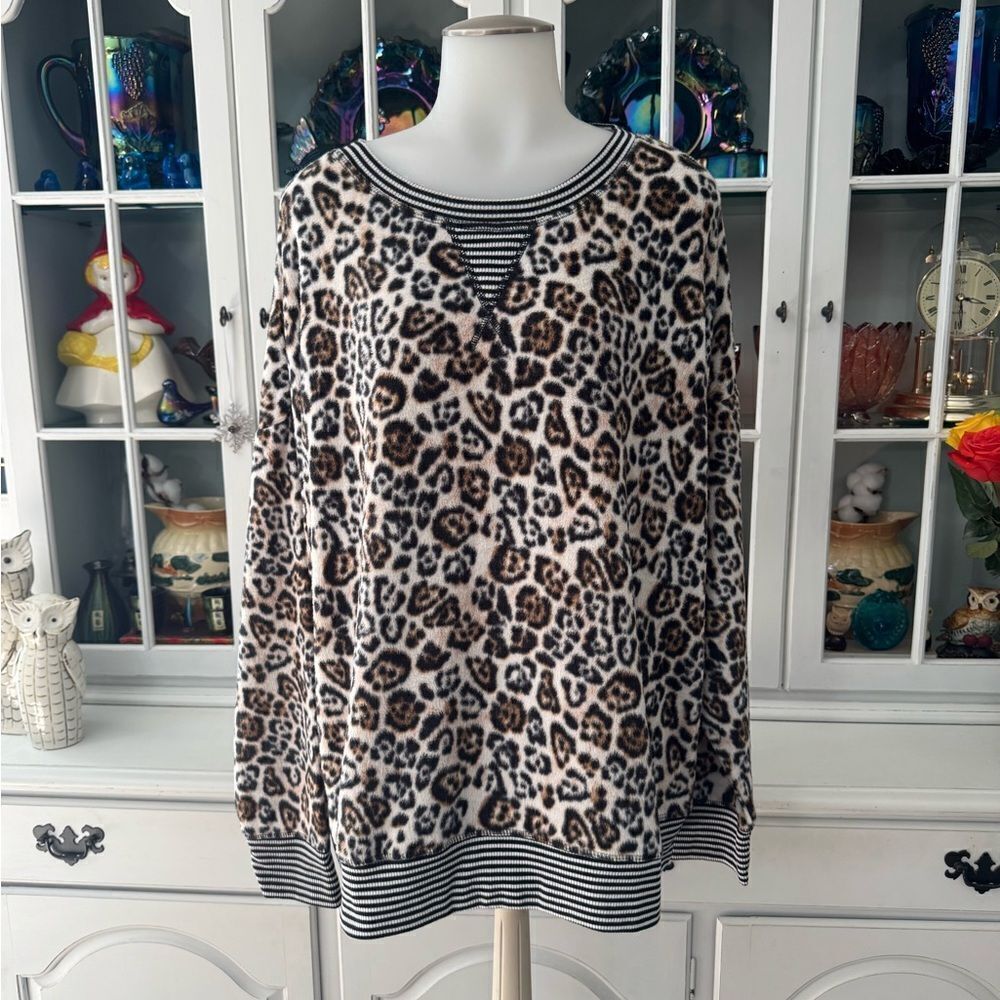 Secret Treasures Velour Long Sleeve Pajama Sleep Top Leopard Print Size 2X